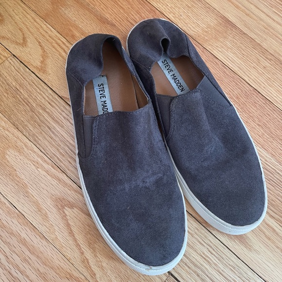 Steve Madden faux suede slip on shoes - Picture 3 of 5